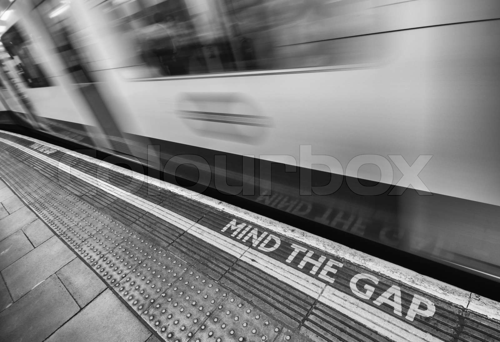 Mind The Gap Sign In London Underground Stock Photo - 8