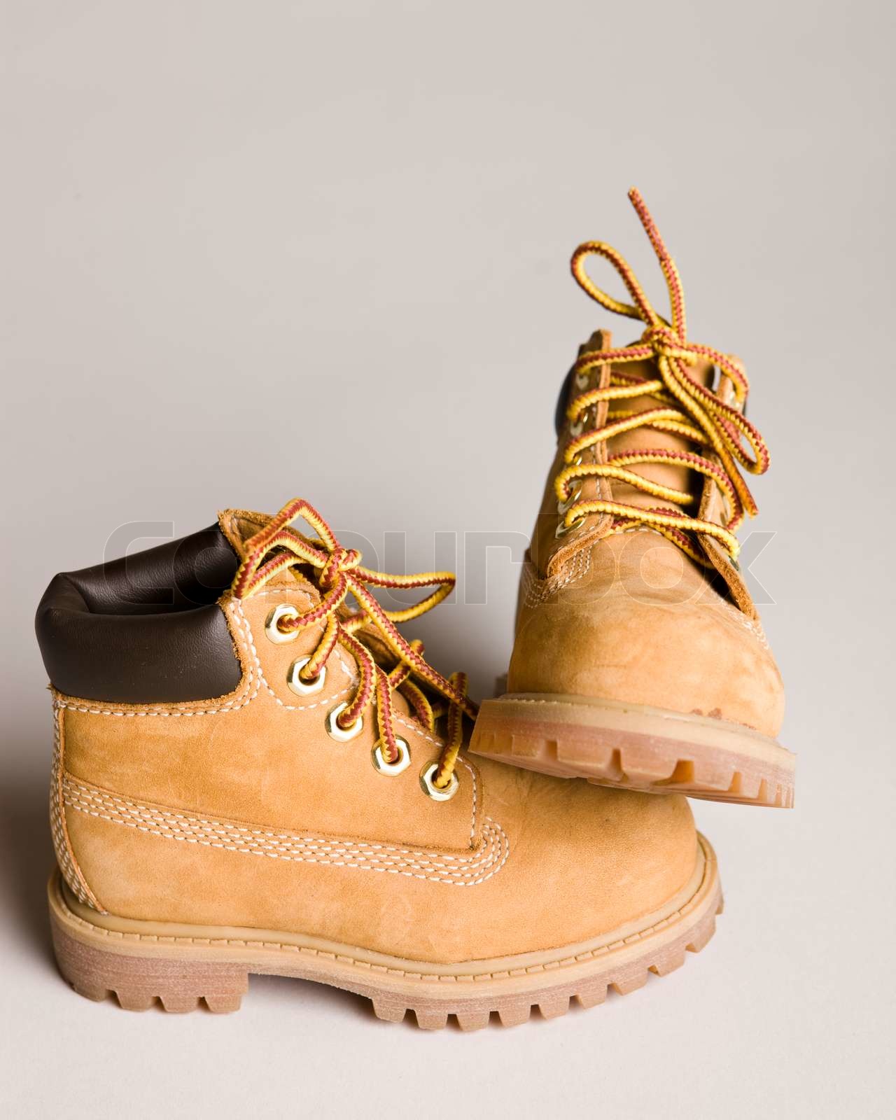 light brown hiking boots men