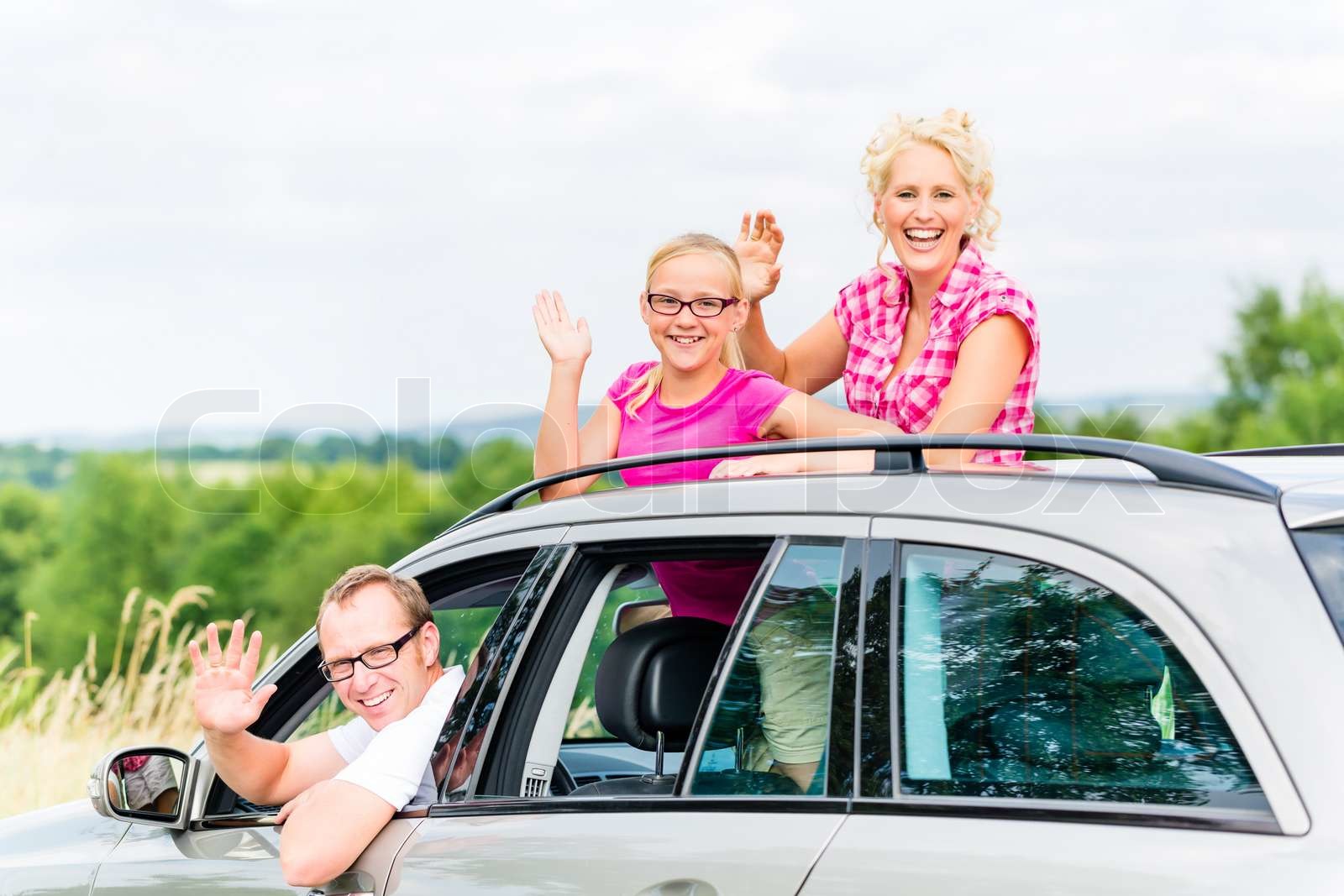 Familie fahren im Auto | Stock Bild | Colourbox