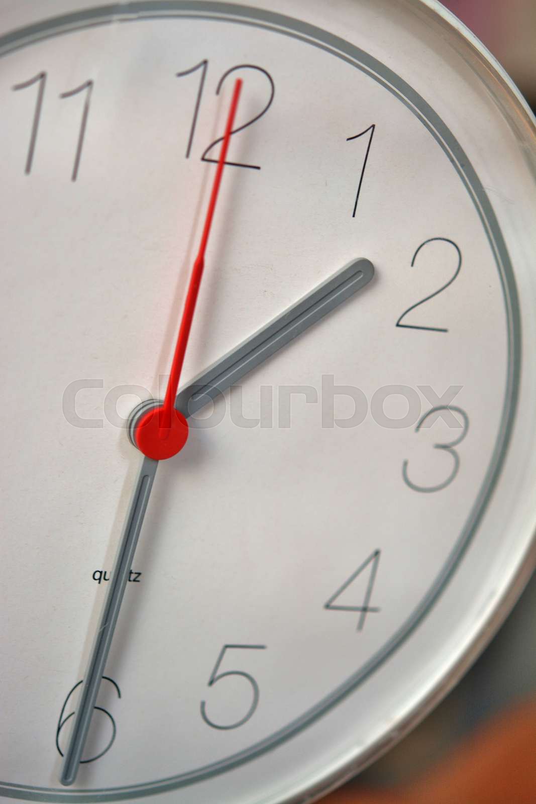 Klokken er 01.30 eller 13.30 | Stock foto | Colourbox