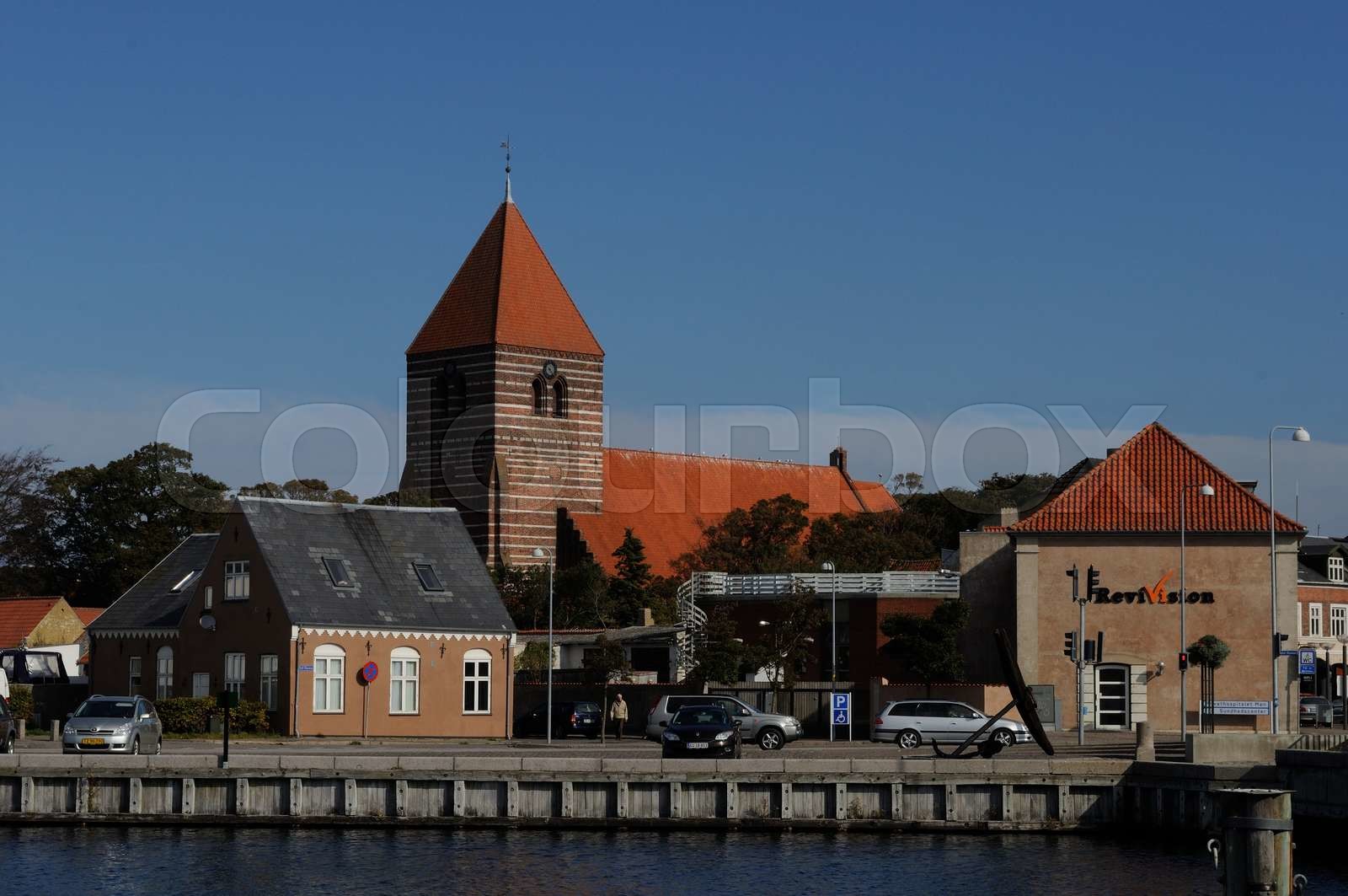 Stege havn og Stege kirke Stock foto Colourbox