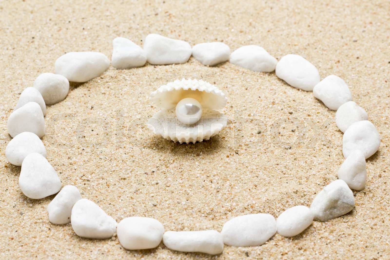 sail pearl white desert sand