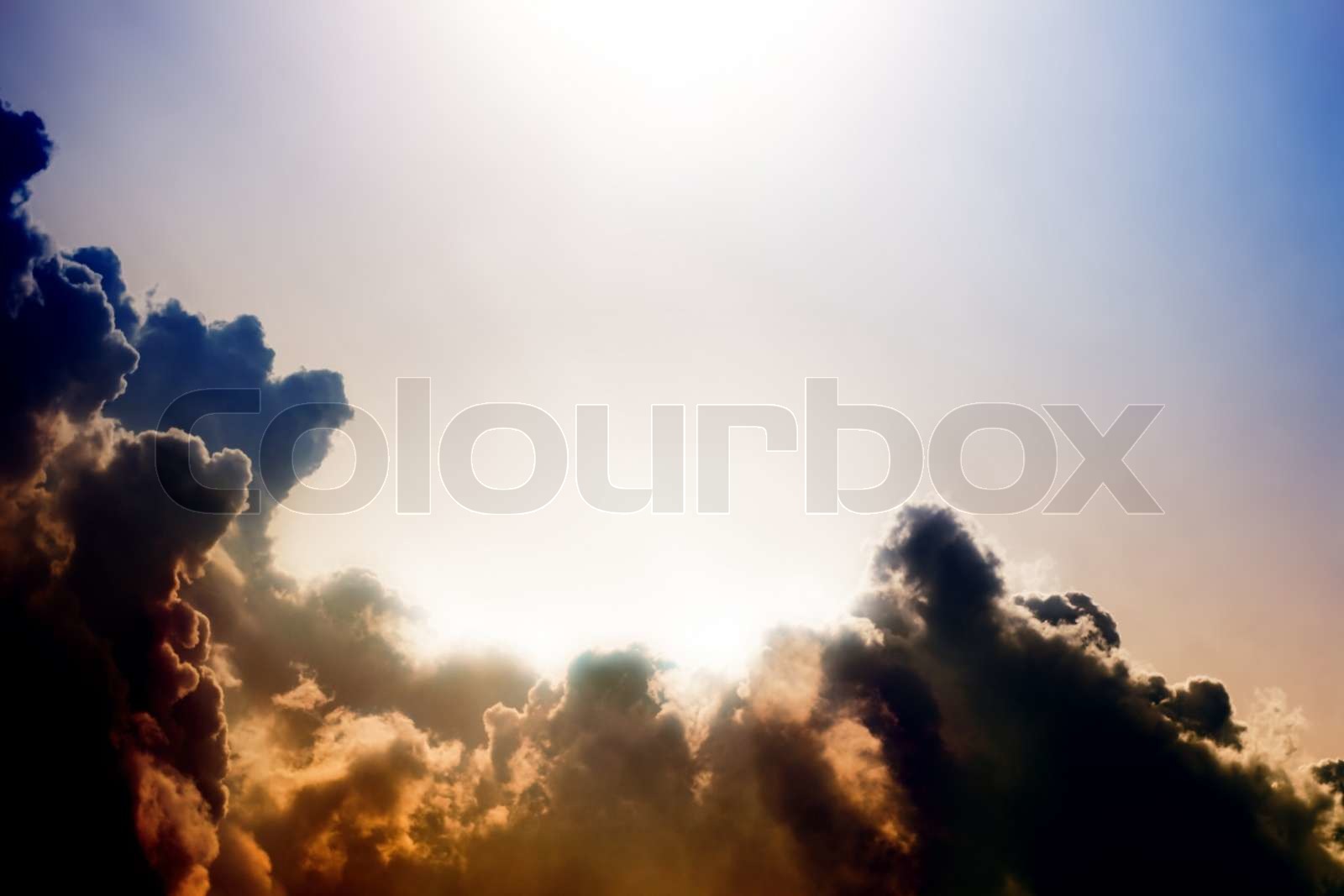 landschaftlich helles Licht vom Himmel | Stock Bild | Colourbox