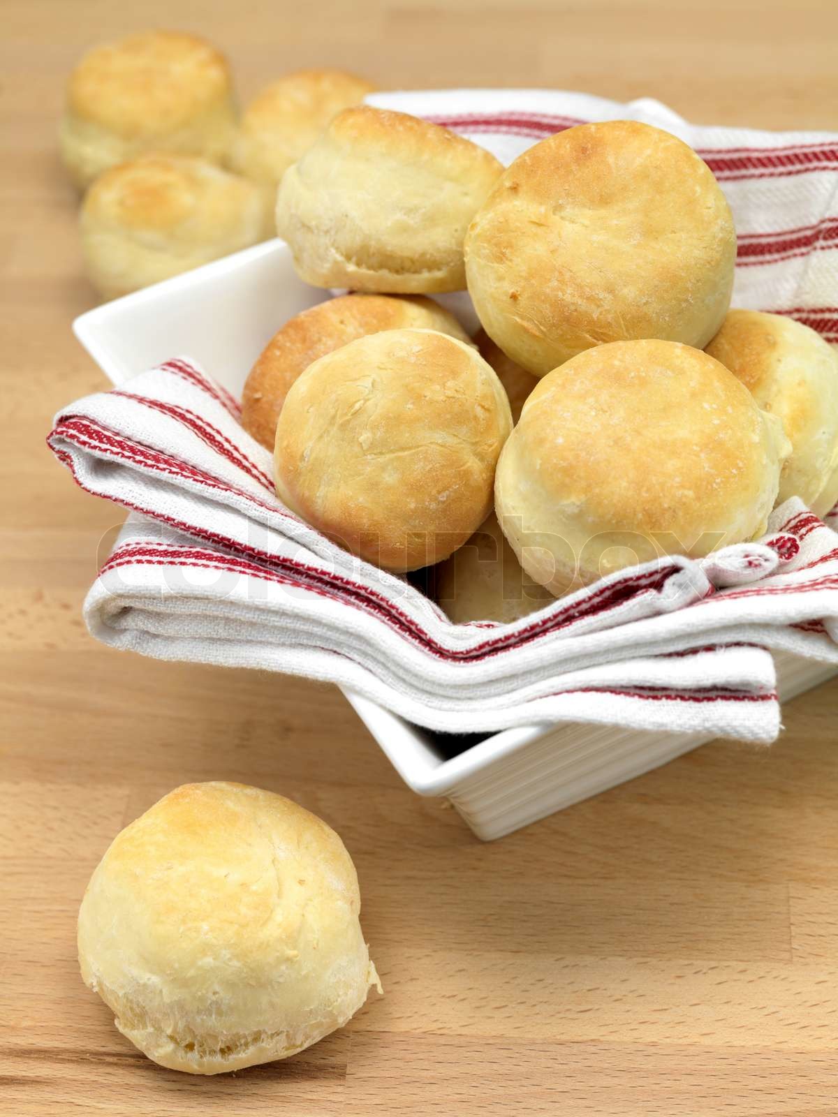 Frisch gebackene Scones frisch aus dem Ofen Stock Bild Colourbox