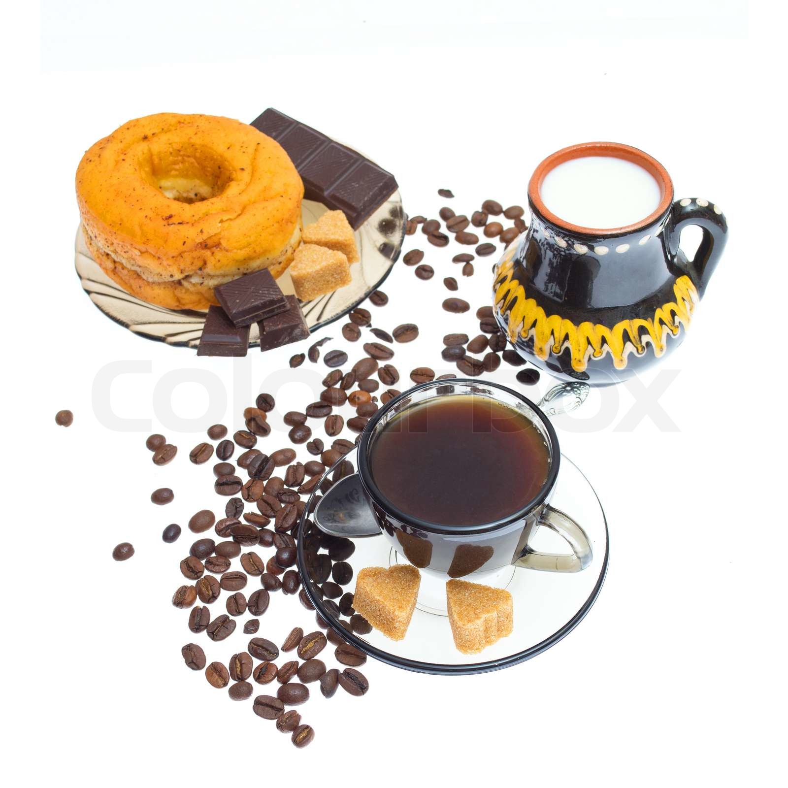 Italiensk Espresso Donut Brun Sukker Og Kaffeb nner P Hvid Baggrund italiensk-espresso-donut-brun-sukker-og-kaffeb-nner-p-hvid-baggrund