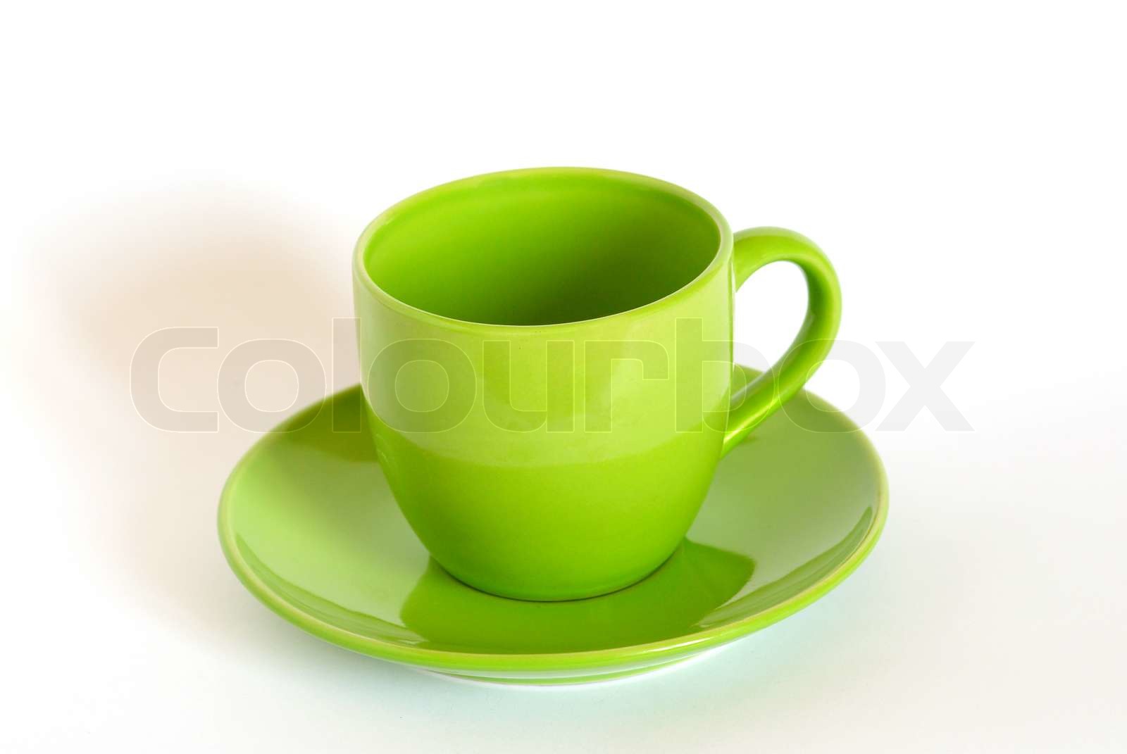 Grüner Tee Tasse und Untertasse auf weißem Hintergrund. | Stock Bild ...