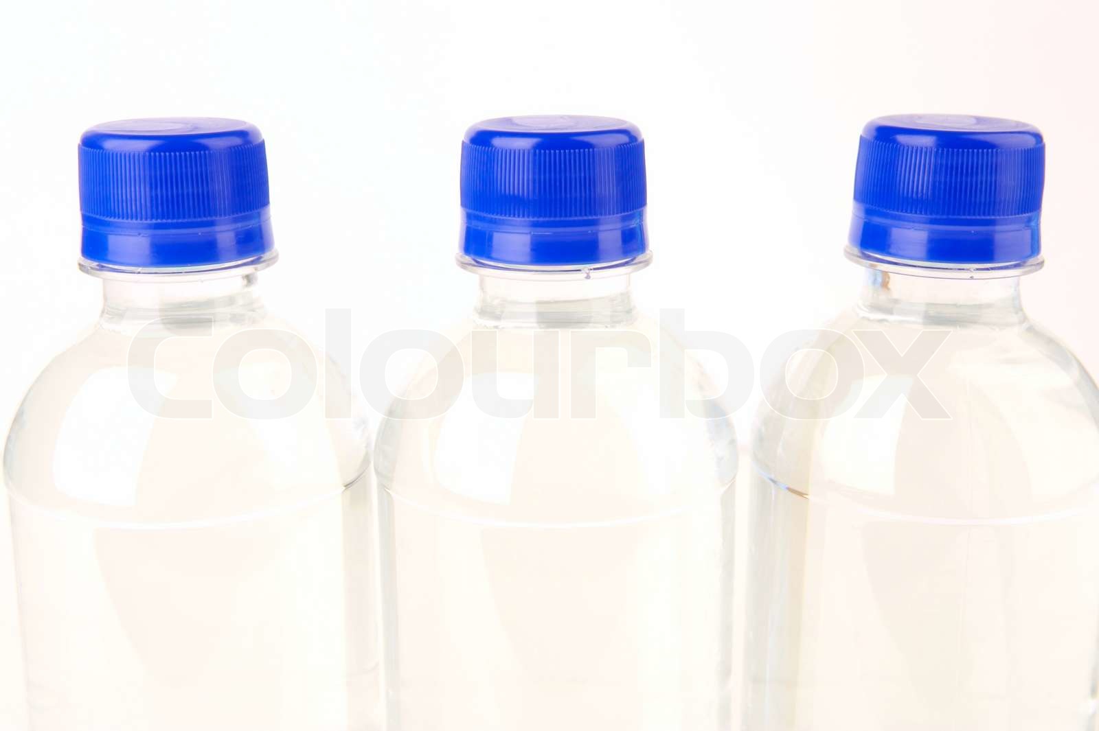 Flaschen Trinkwasser Stock Bild Colourbox