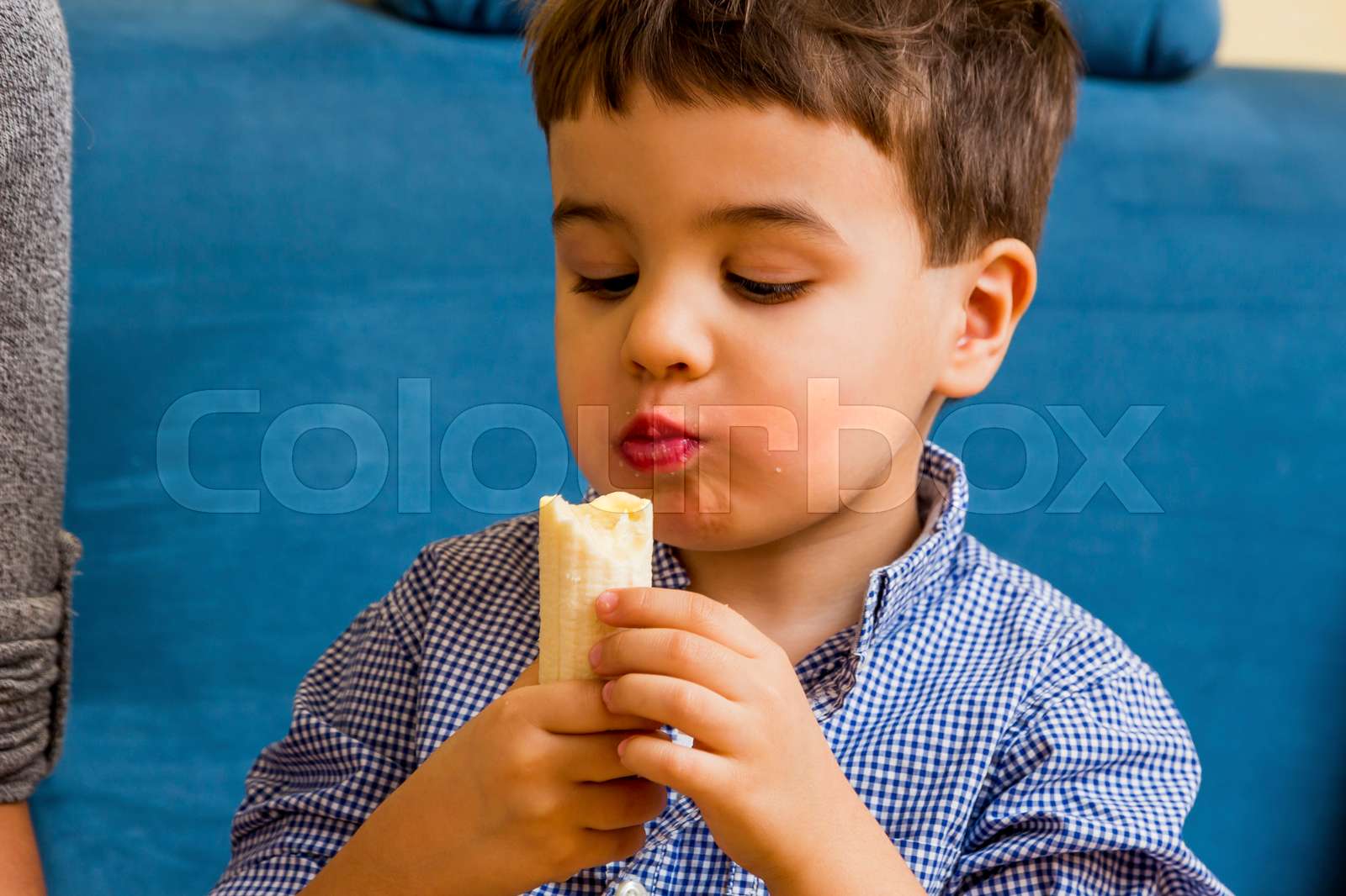 kind, gemüse, essen | Stock Bild | Colourbox