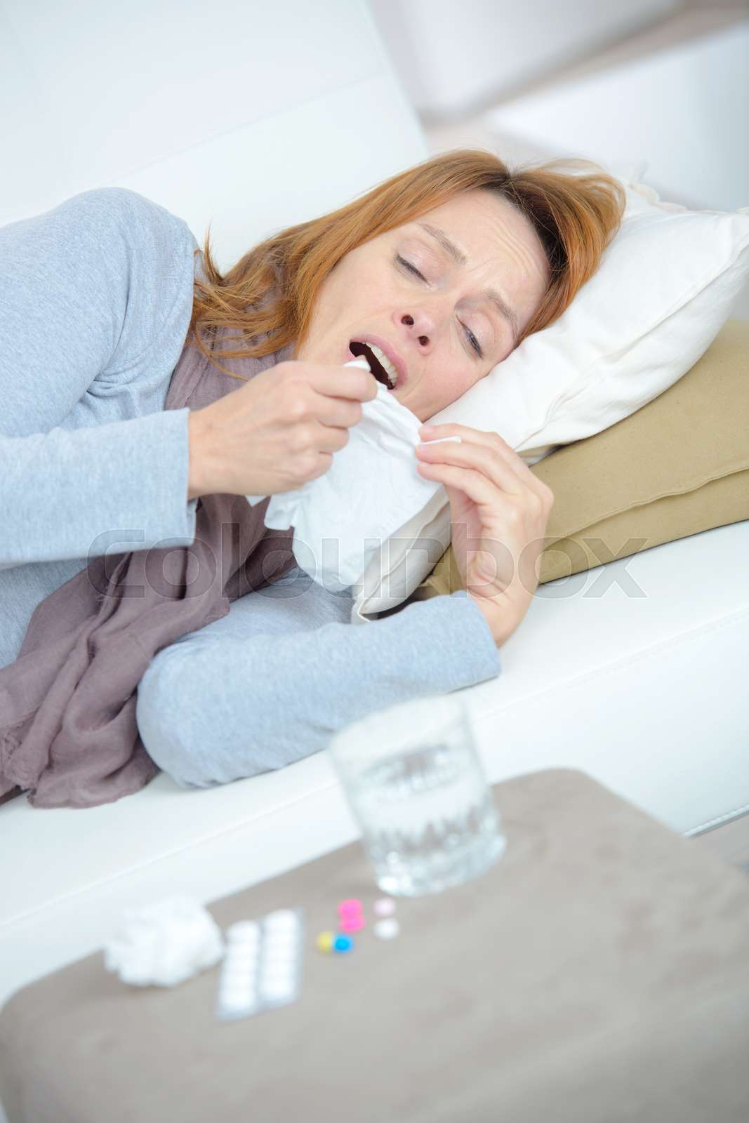 people coughing and sneezing Premium ai image