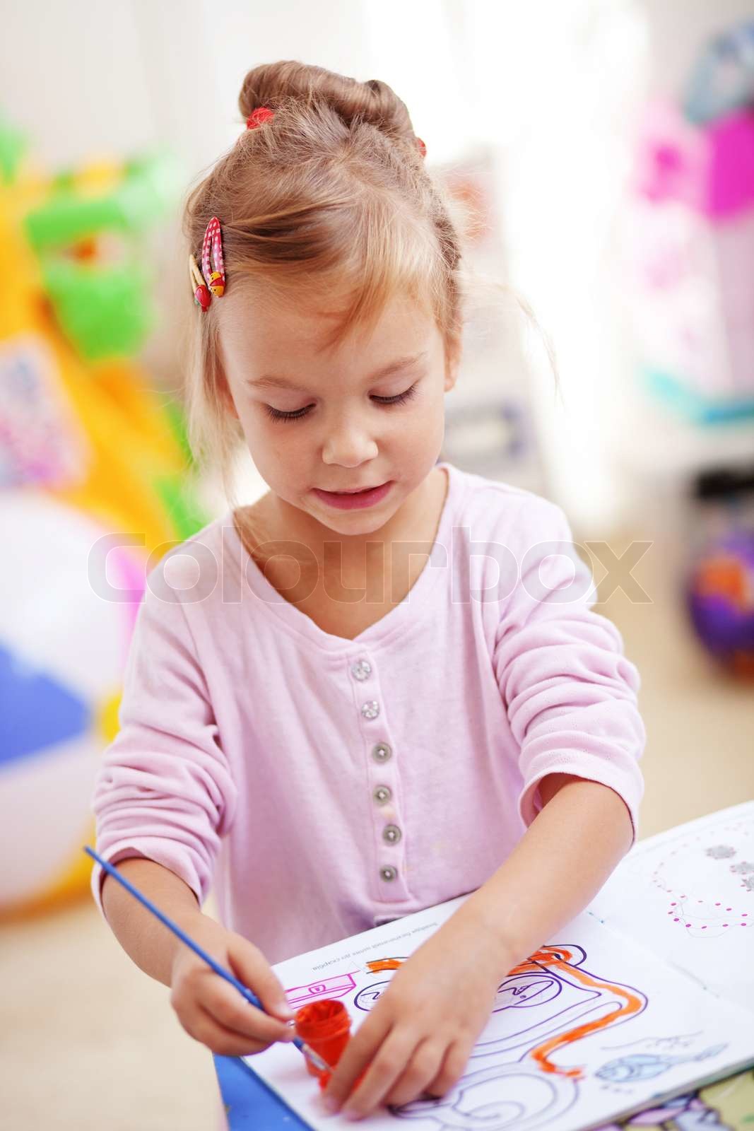  Foto zu Child Malerei in den Kindergarten 