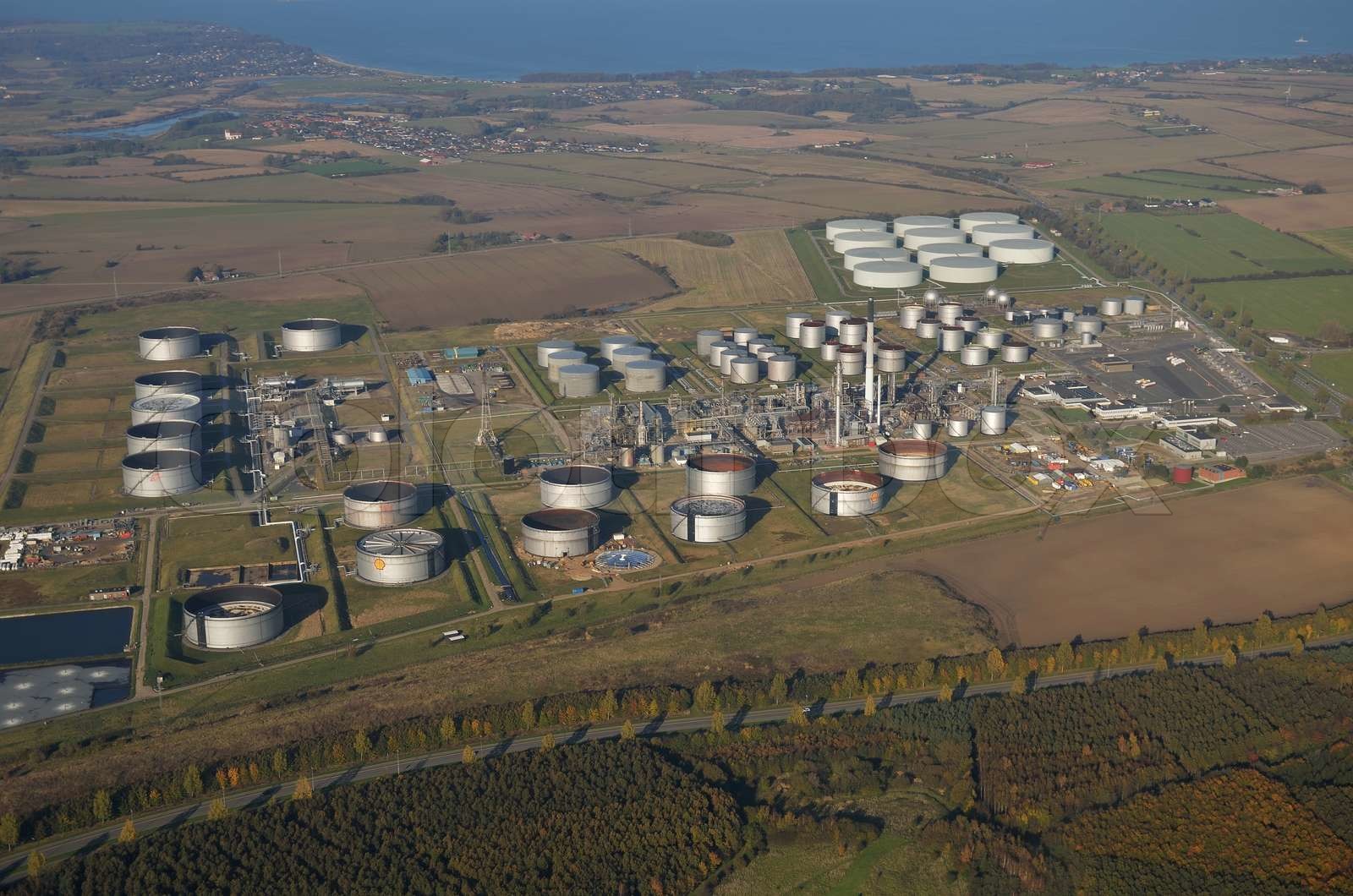 Oil Depot Stock Bild Colourbox