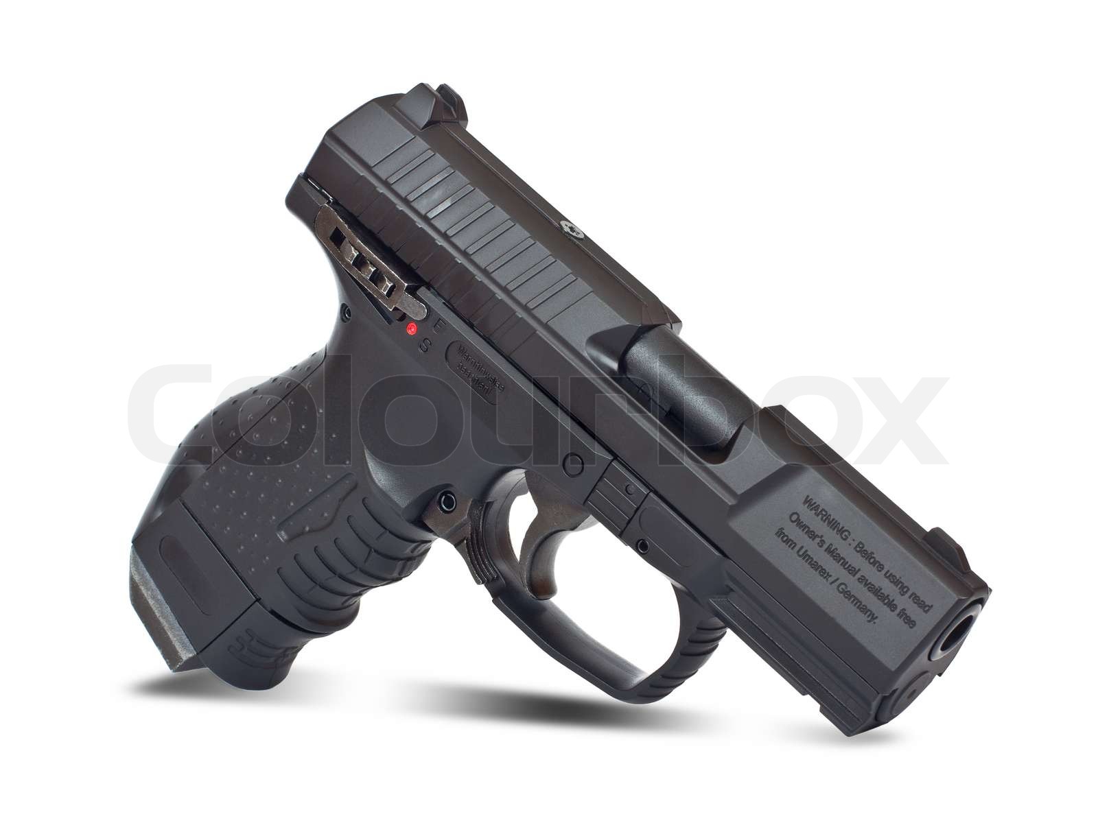 Sort halvautomatisk pistol isoleret på hvid baggrund | Stock foto ...