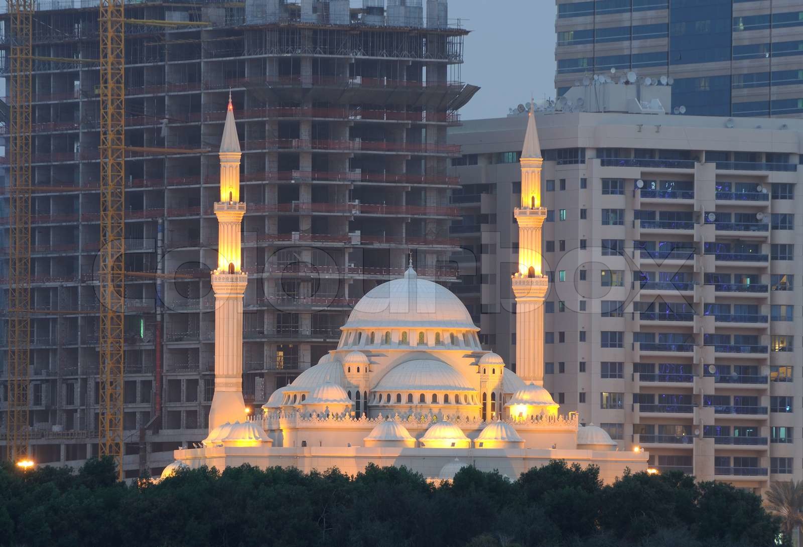 Al Noor Moschee in Sharjah City in der Abenddämmerung , Vereinigte