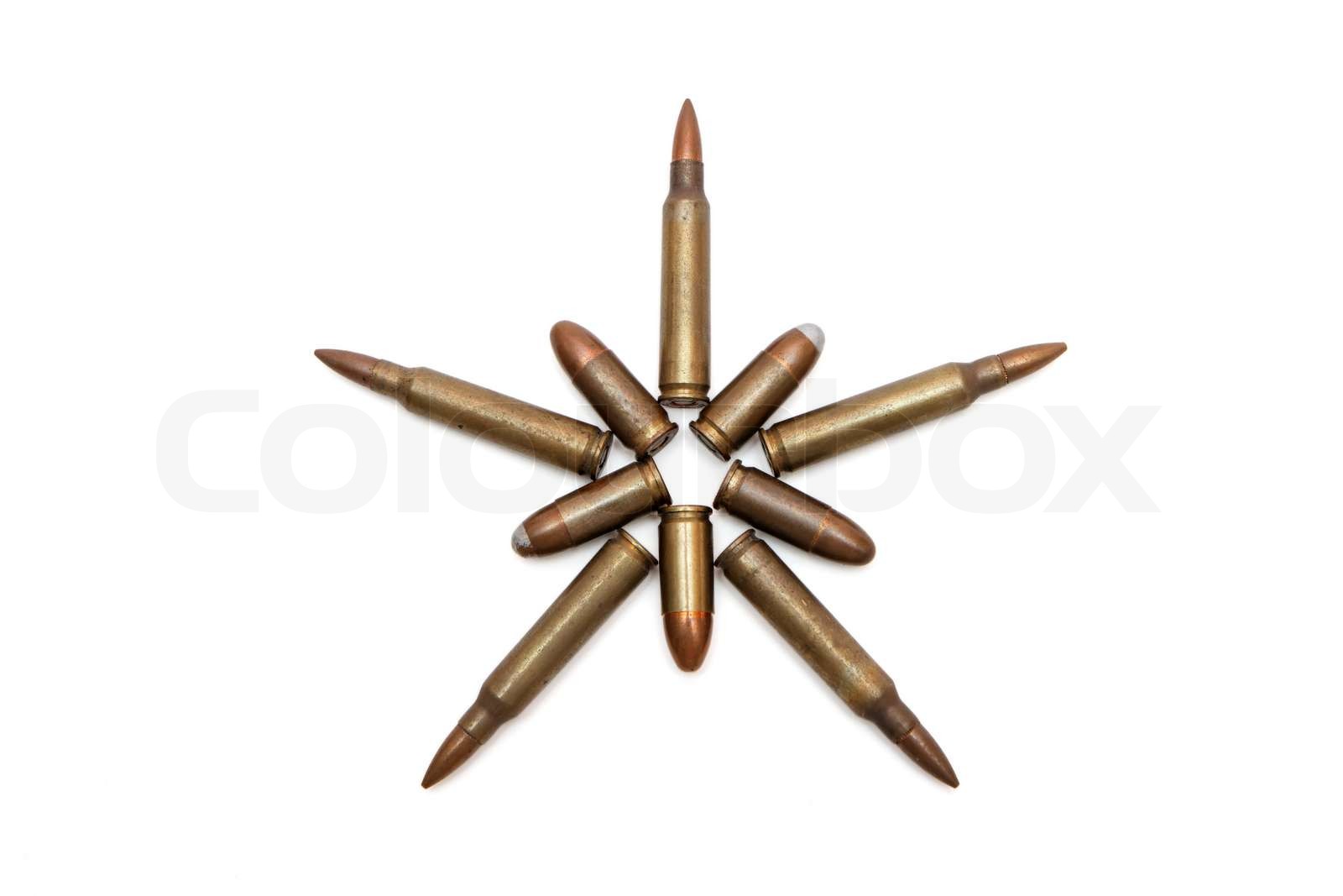 Femtakket stjerne af M16 og Parabellum patroner isoleret | Stock foto ...