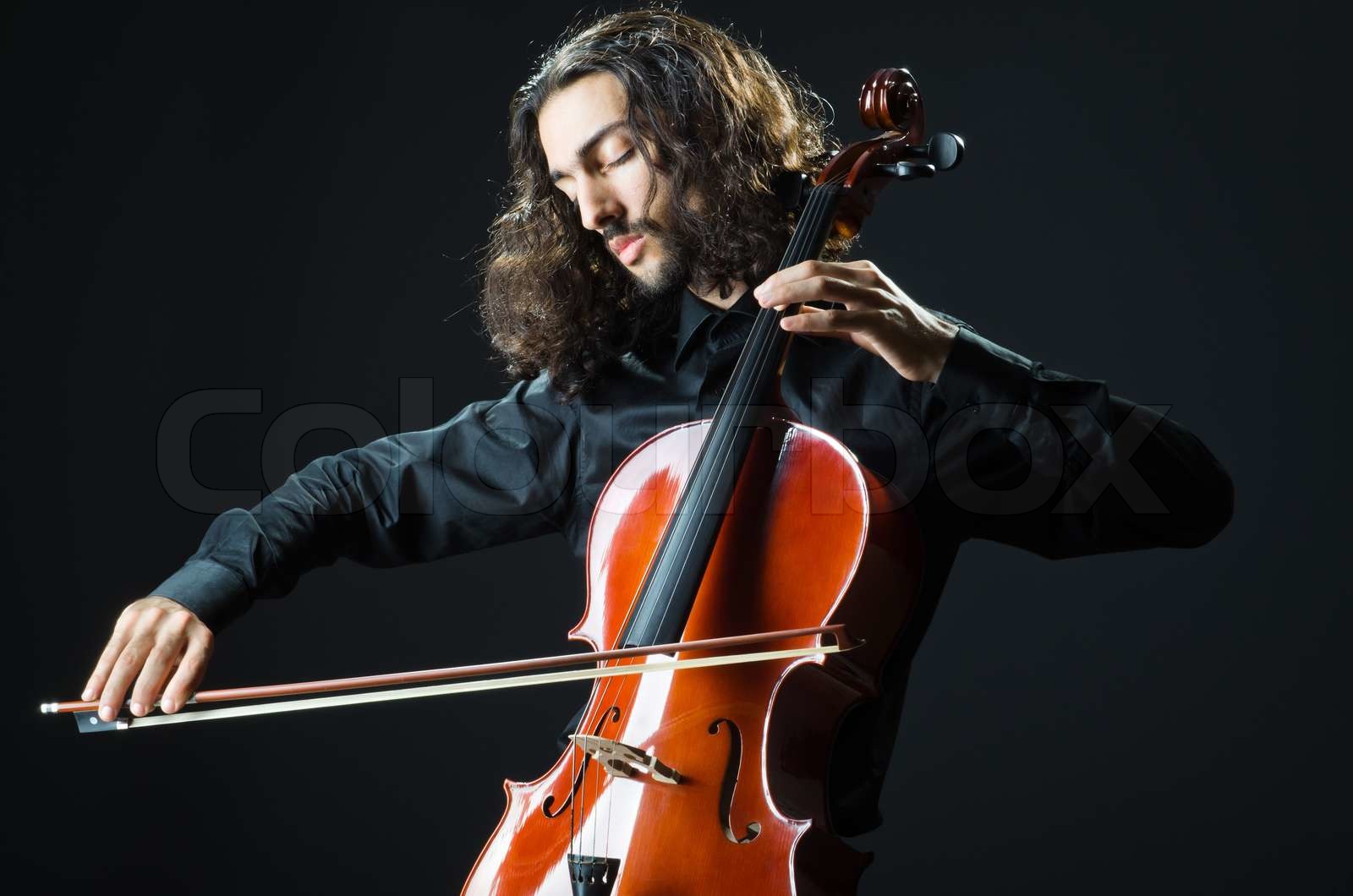 Man spielt das Cello | Stock Bild | Colourbox