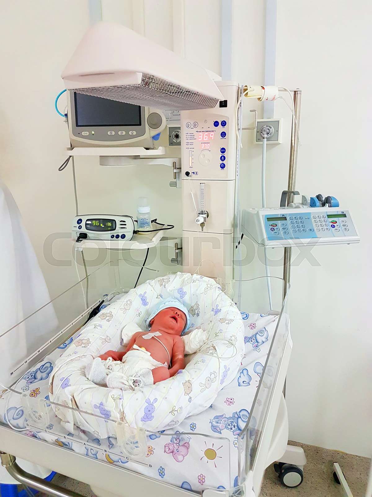 Newborn baby in hospital | Stock image | Colourbox