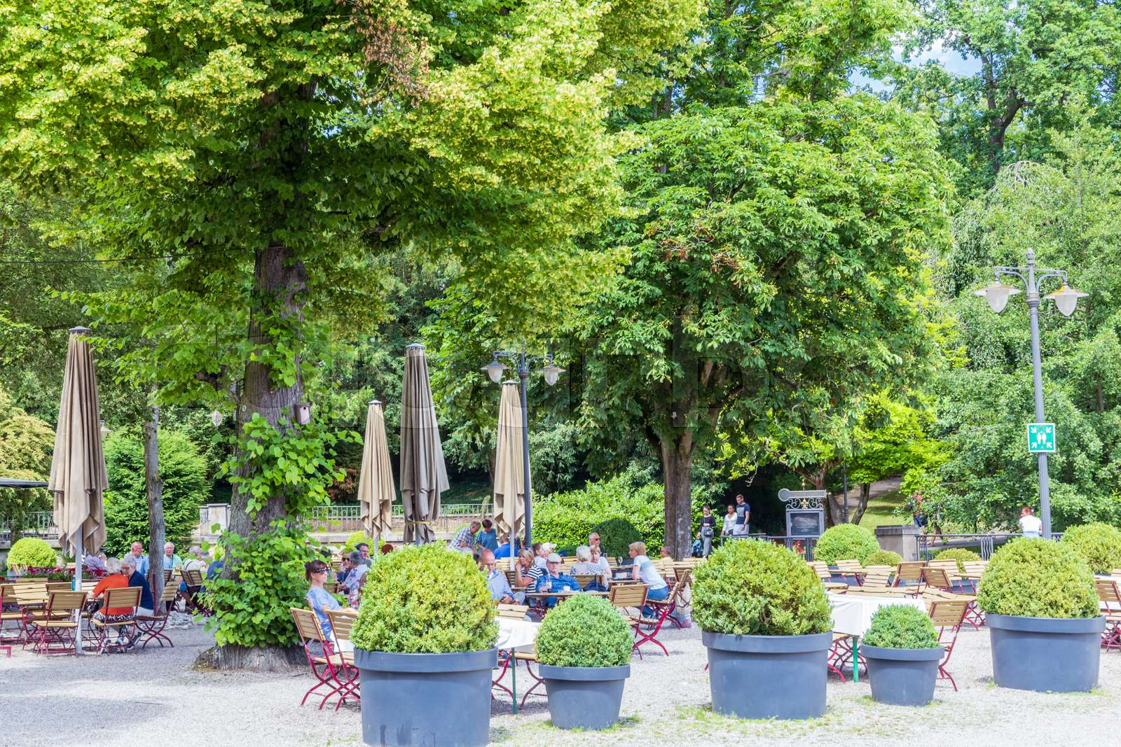 Hans Im Glück - Wiesbaden Am Kurpark Biergarten im Kurpark Wiesbaden | Stock Bild | Colourbox