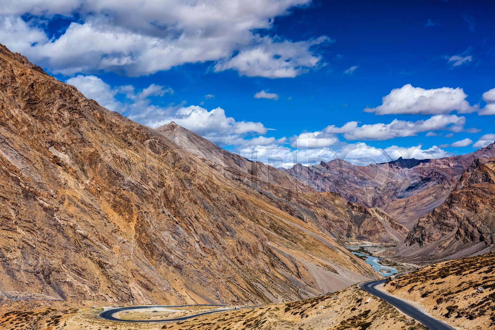 TransHimalayan ManaliLeh highway road Stock image Colourbox