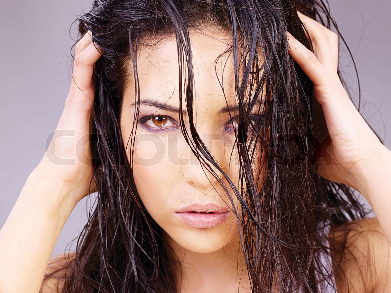 Frau mit nassen Haaren | Stock Bild | Colourbox