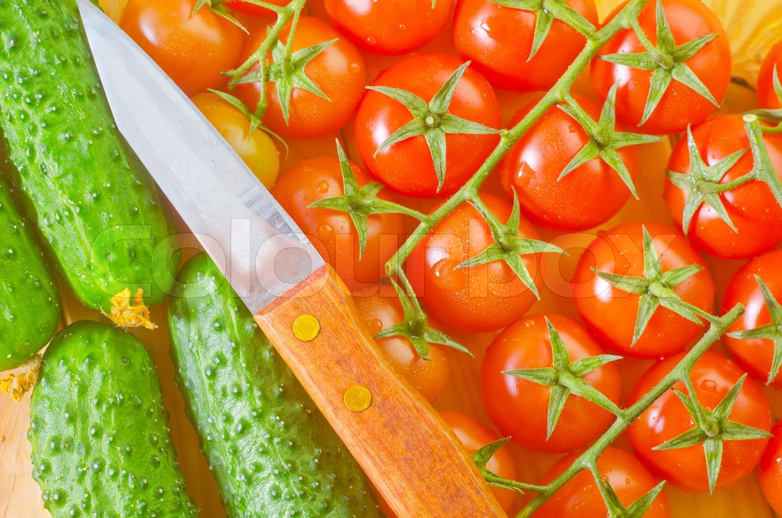 Gurken und Tomaten Stock Bild Colourbox