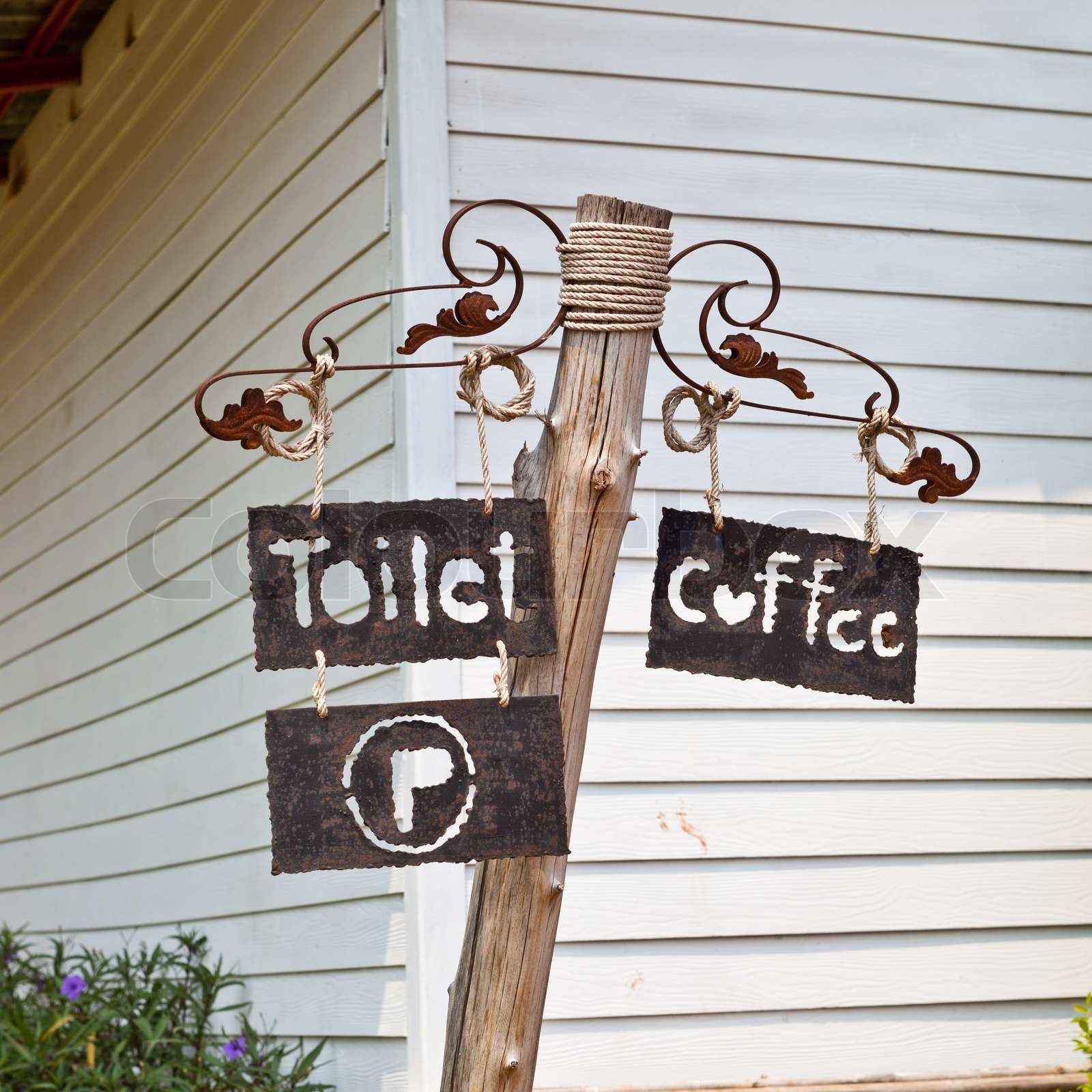 Toilet Sign Mit Parkplatz Und Coffee Sign Stock Bild Colourbox
