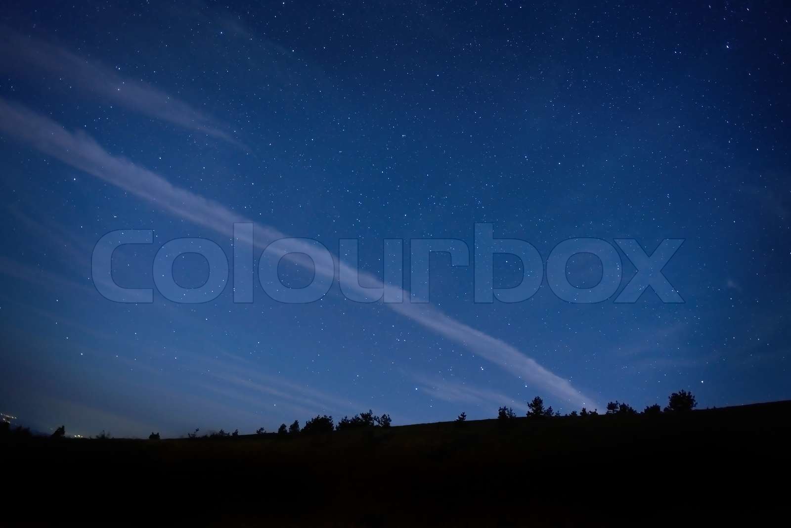 Blå mørk nattehimmel med stjerner | Stock foto | Colourbox