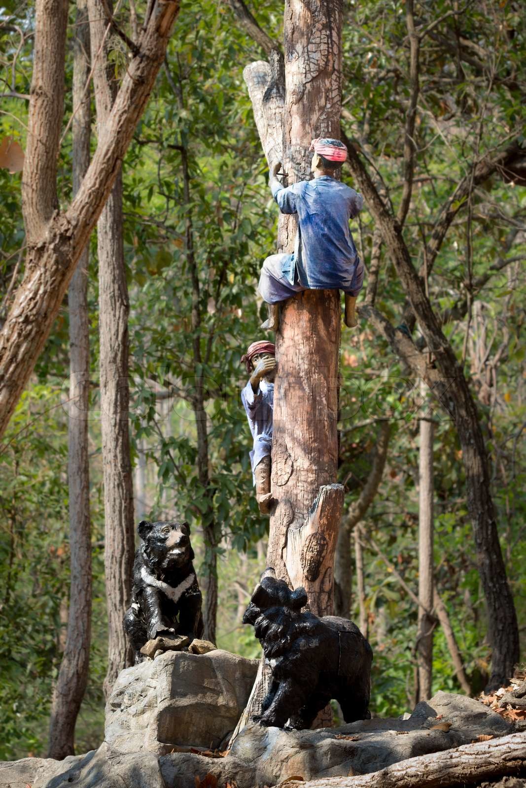 AUF EINEN EINEM BAUM KLETTERN intelligence overview
