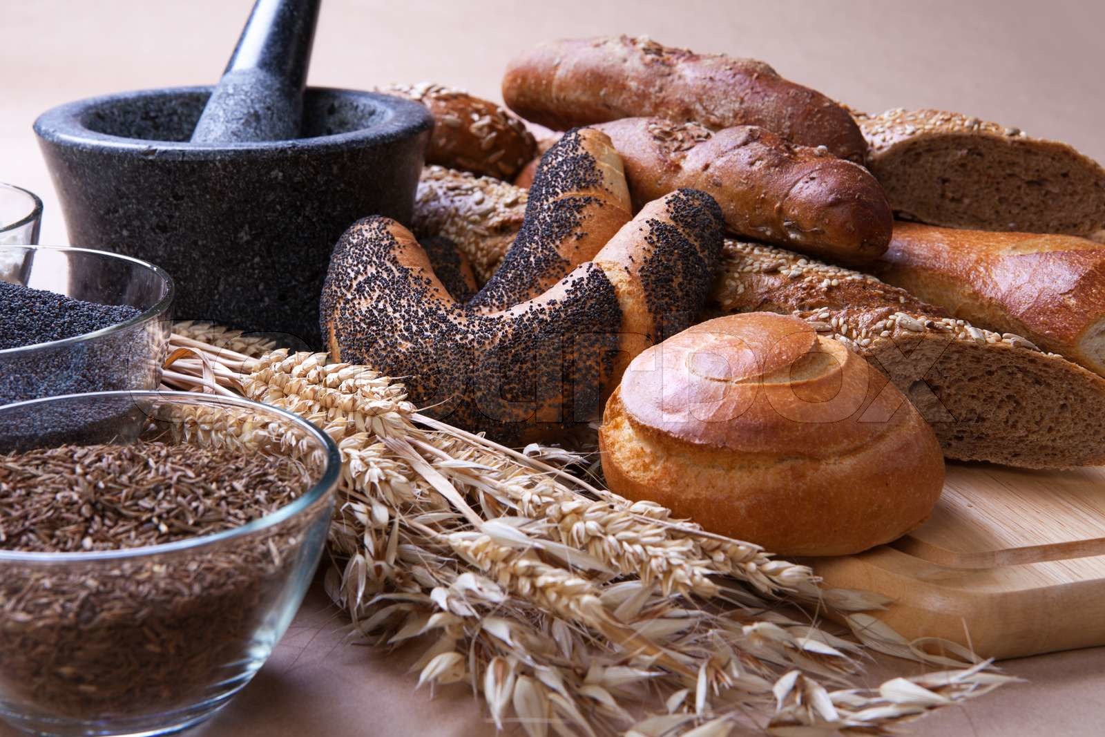 Verschiedene Brotsorten | Stock Bild | Colourbox
