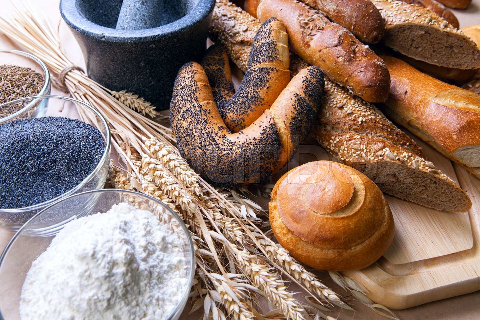 Verschiedene Brotsorten | Stock Bild | Colourbox