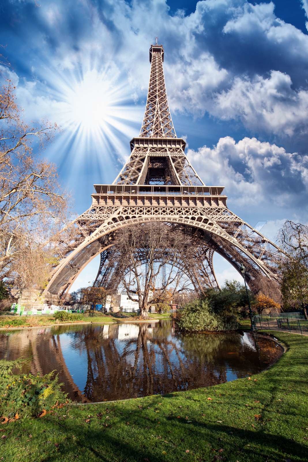 paris-gorgeous-vidvinkel-billede-af-eiffelt-rnet-i-vinterhalv-ret