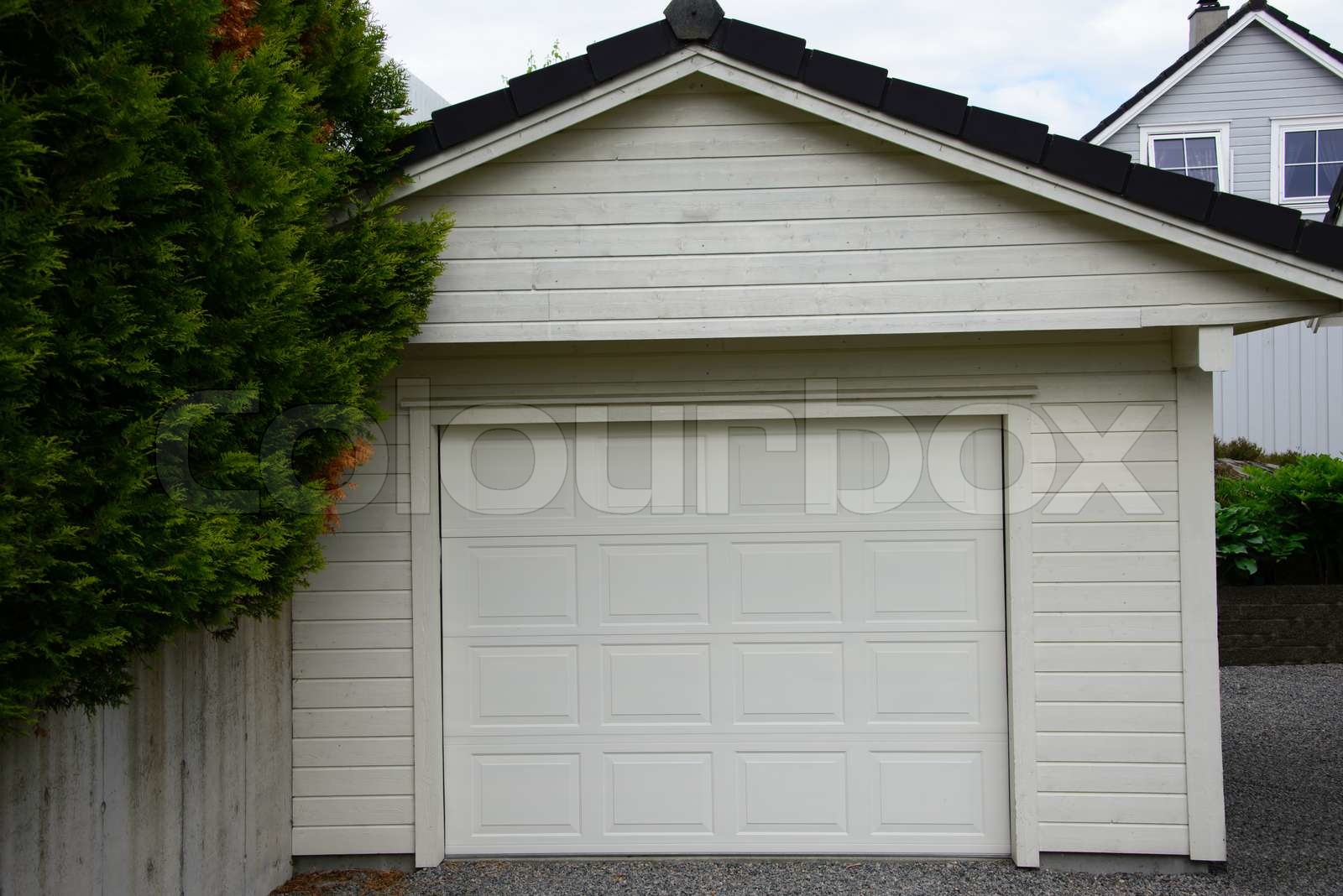 Weiß lackiert Garage | Stock Bild | Colourbox