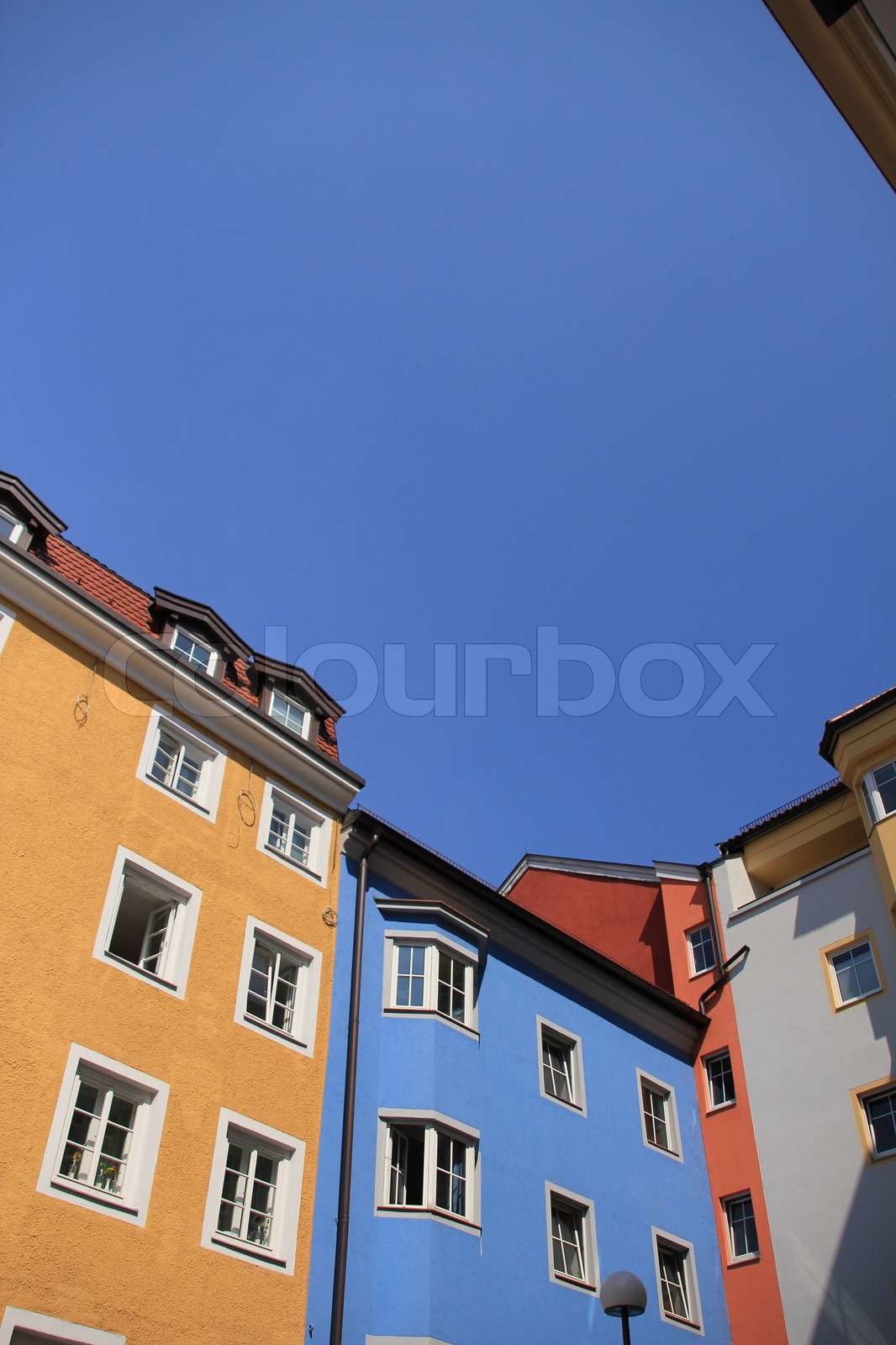 Häuser und Farben. | Stock Bild | Colourbox