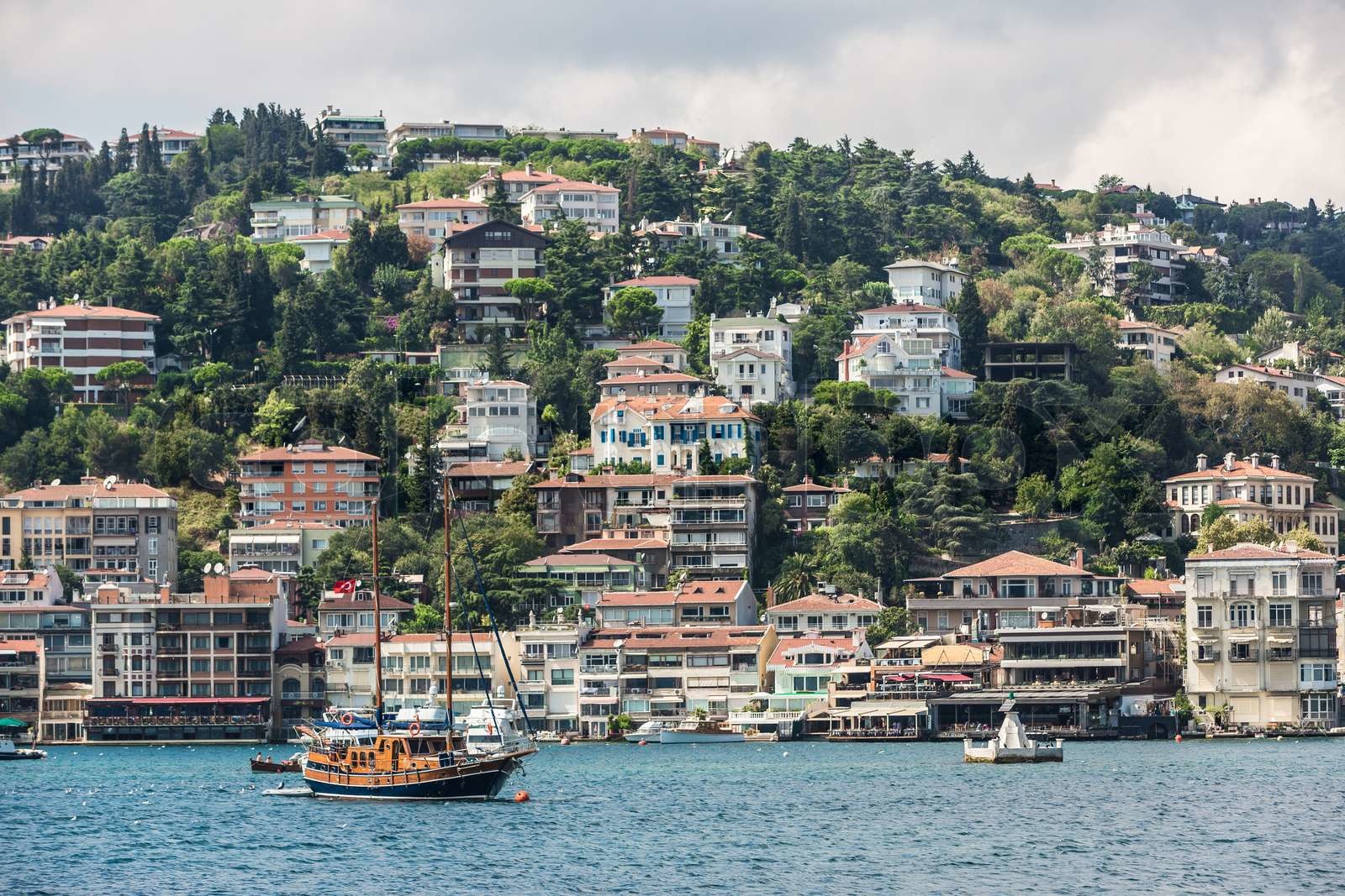 Der Bosporus Ist Eine Zwischen Europa Und Asien www.colourbox.de