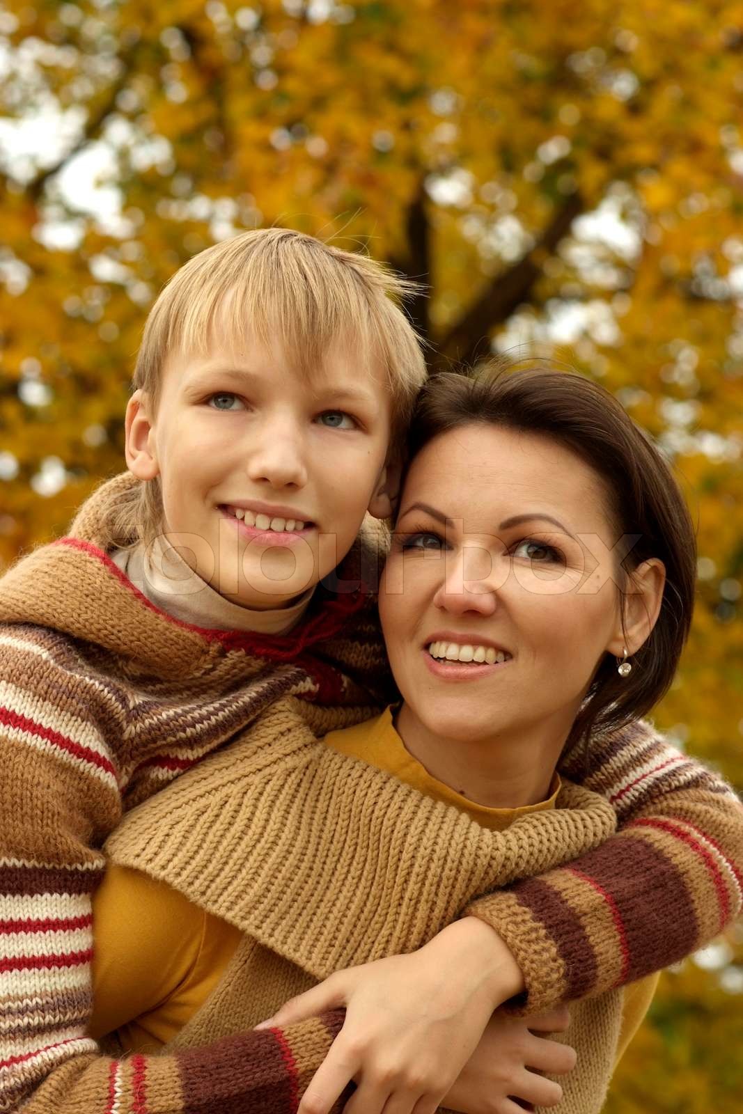 glückliche Mutter und ihr Sohn | Stock Bild | Colourbox