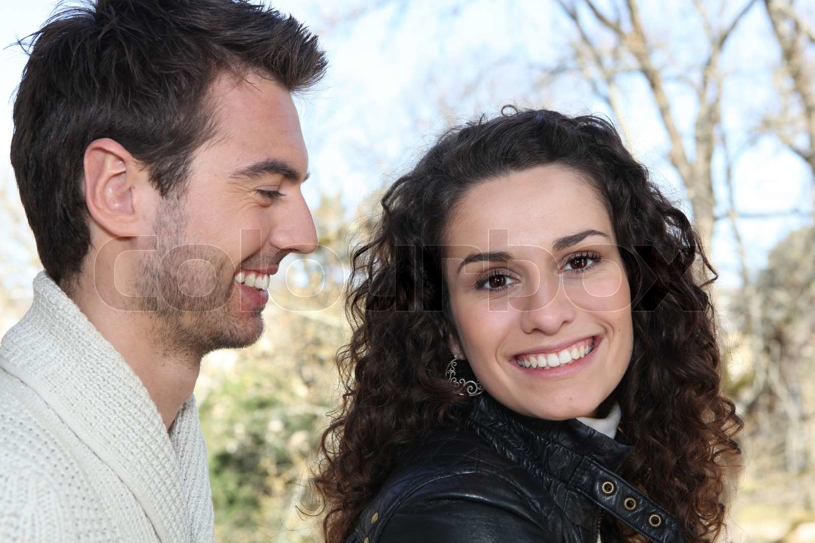 junger Mann, der Freundin Stock Bild Colourbox