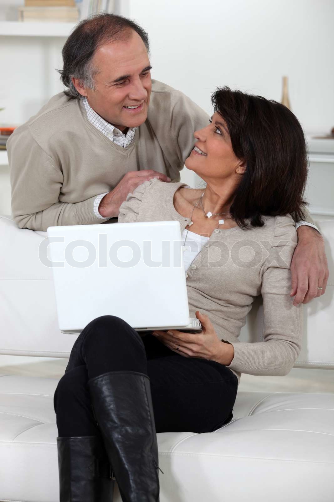 Älteres Ehepaar zu Hause | Stock Bild | Colourbox
