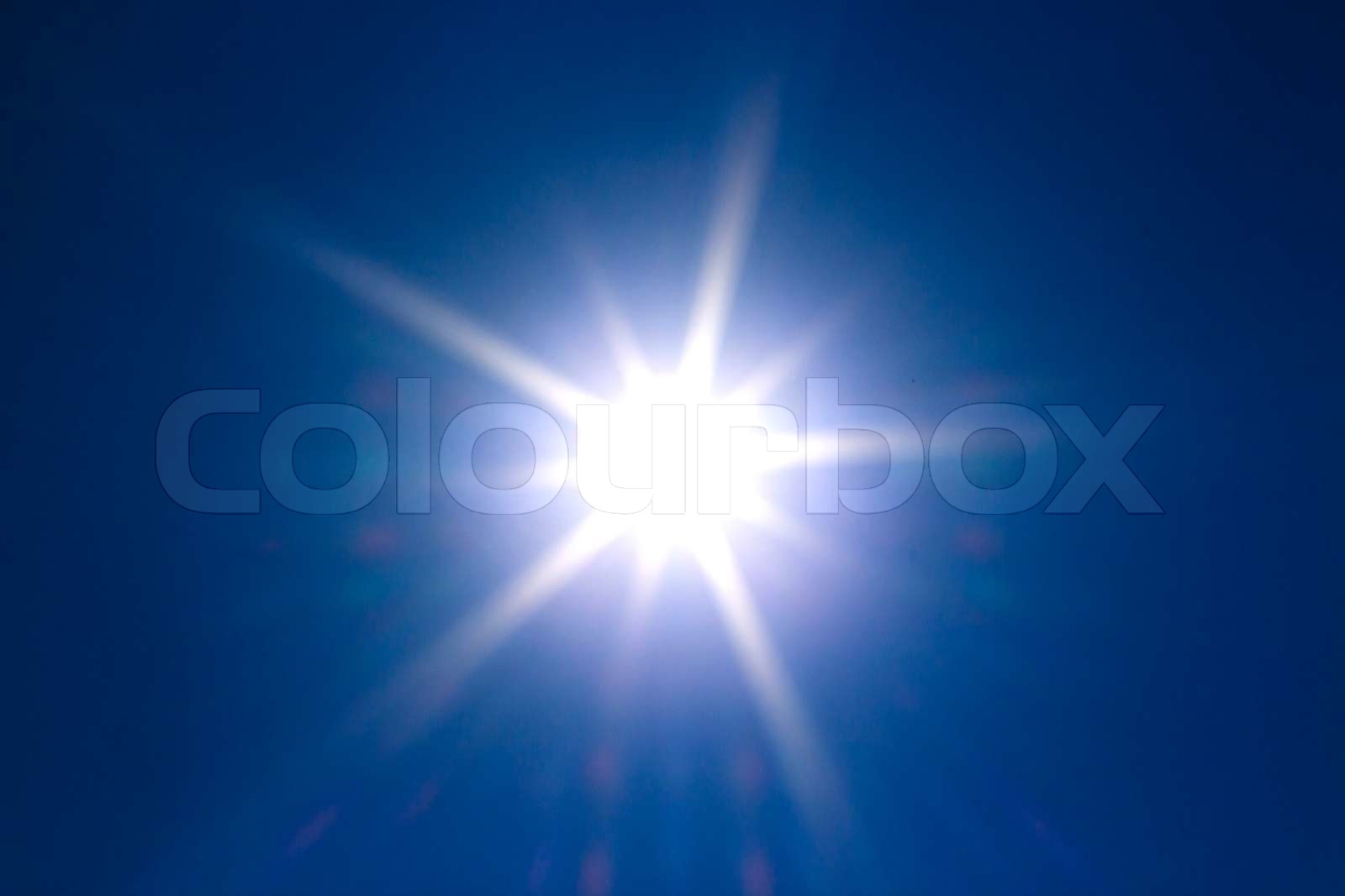 leuchtende Sonne | Stock Bild | Colourbox