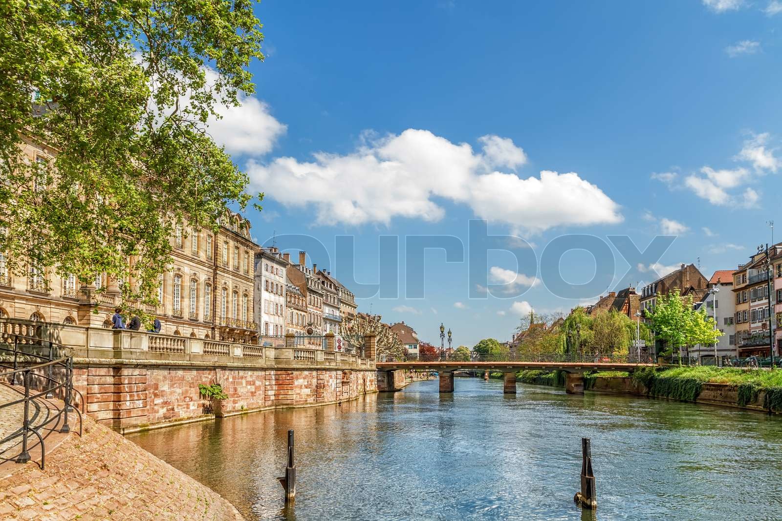 Kanal im Stadtzentrum von Straßburg, Frankreich, Elsass Stock Bild