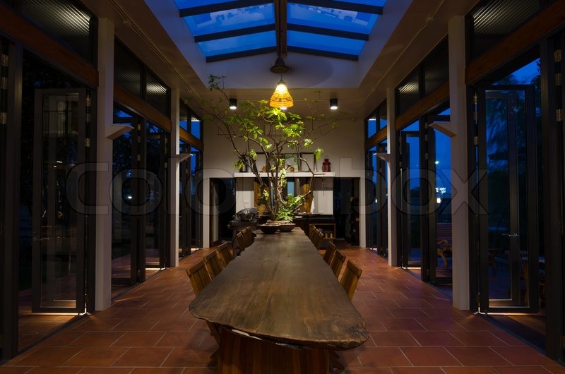 Im tropischen Stil Esszimmer | Stock Bild | Colourbox