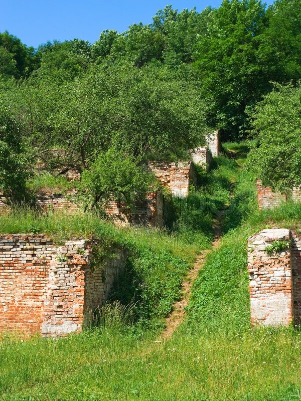 Landschaft mit alten Ziegeln Terrassen | Stock Bild | Colourbox