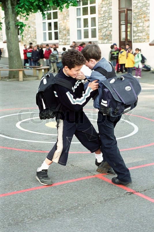 ©Laurence Mouton/AltoPress/Maxppp ; Boys fighting on school playground ...