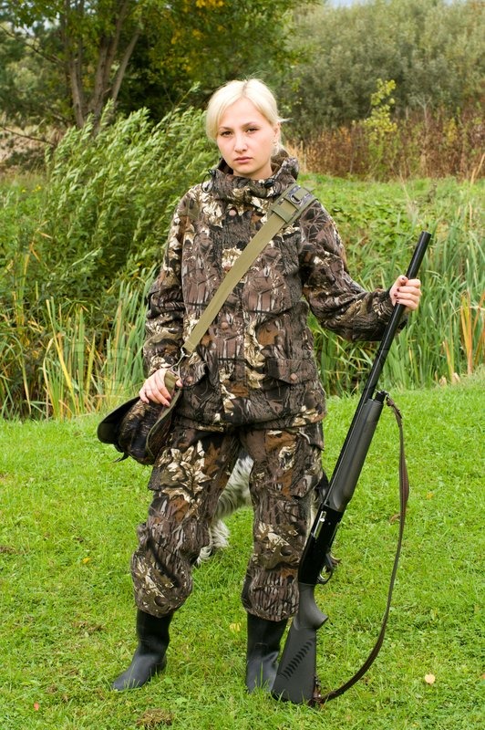 blonde-girl-in-camo