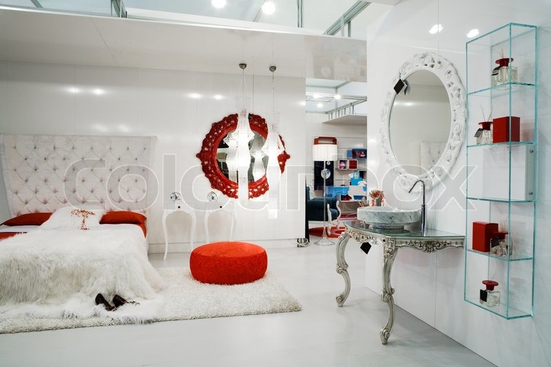 Schöne und moderne Möbel in Möbelhaus | Stock Bild | Colourbox