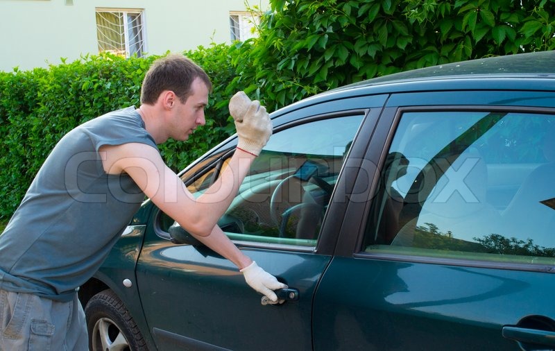 How to Deal With A Broken Car Window