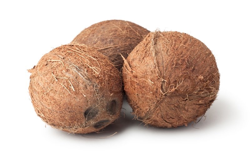 Drei Kokosnüsse auf dem weißen ... | Stock Bild | Colourbox