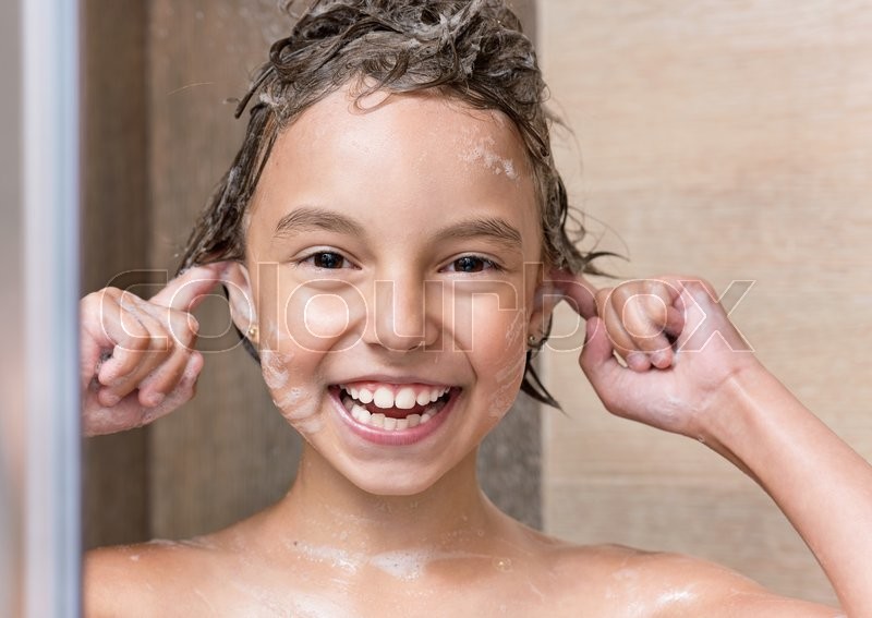 Teen unter der dusche