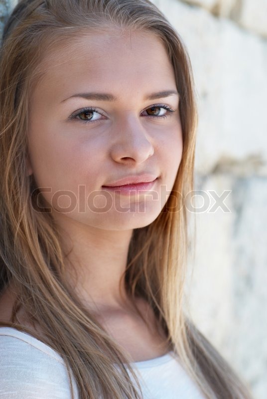 Hübsche mädchen blonde