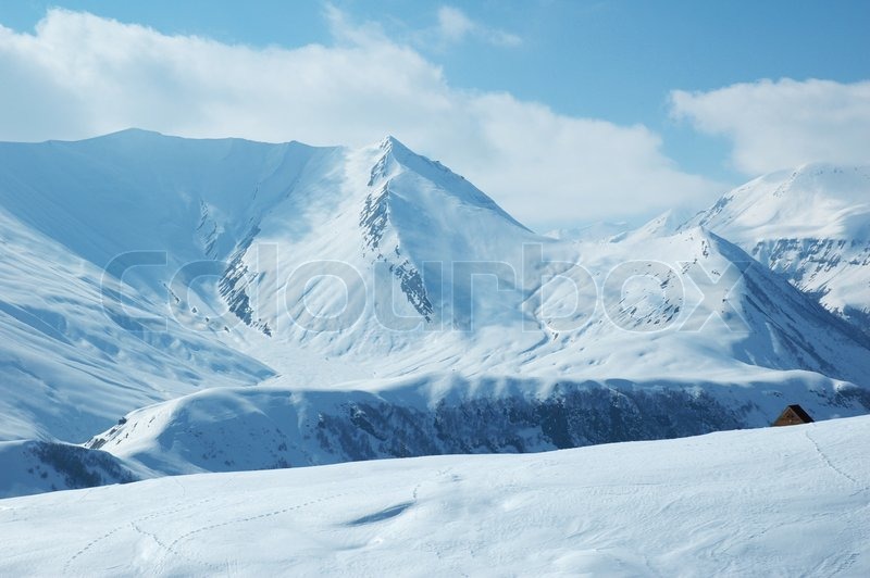 Berge im Schnee an einem Wintertag | Stock Bild | Colourbox