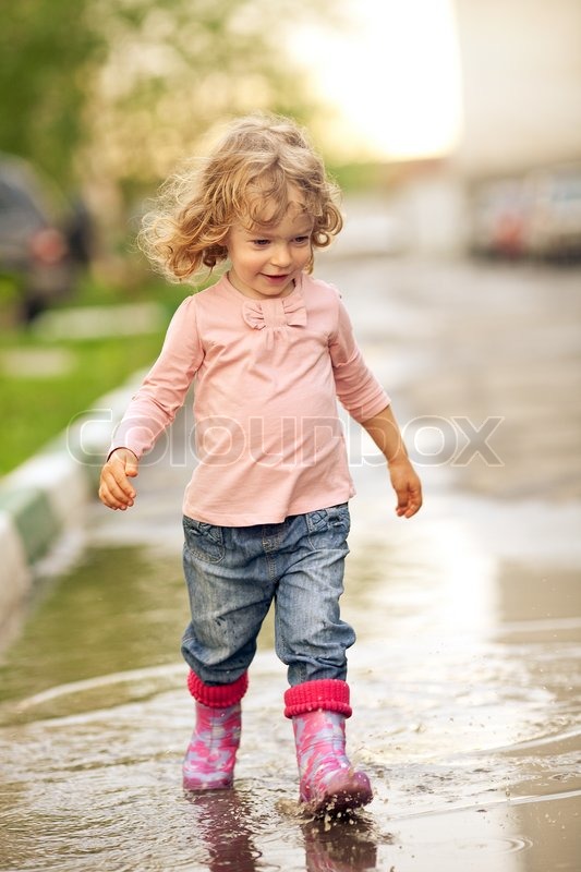 Child Walking | www.pixshark.com - Images Galleries With A ...