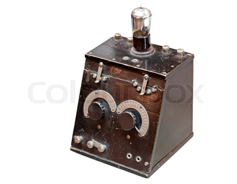 alte radio empfänger mit radio ventil isoliert auf weiss stockfoto